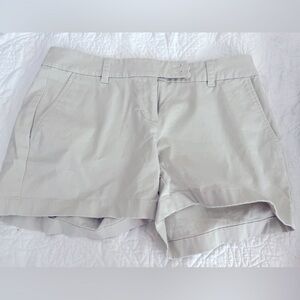 Vineyard Vines size 4 khaki shorts
